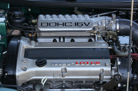 Lotus Elan S2 (1995) - der Vierzylinder kam von Isuzu