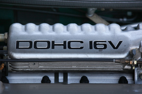 Lotus Elan S2 (1995) - zwei obenliegende Nockenwellen, 16 Ventile