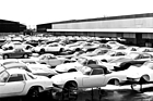 Lotus Elan S3 (1967) - wartende Halbfertigprodukte vor der Fabrik