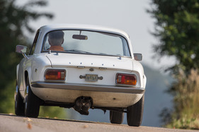 Lotus Elan S4 Coupé (1969) - die Auspuffanlage vermindert die Bodenfreiheit empfindlich