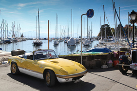 Lotus Elan S4 Sprint DHC - fits perfectly in its yellow livery in front of Lac Leman - Swiss Classic British Car Meeting Morges 2017