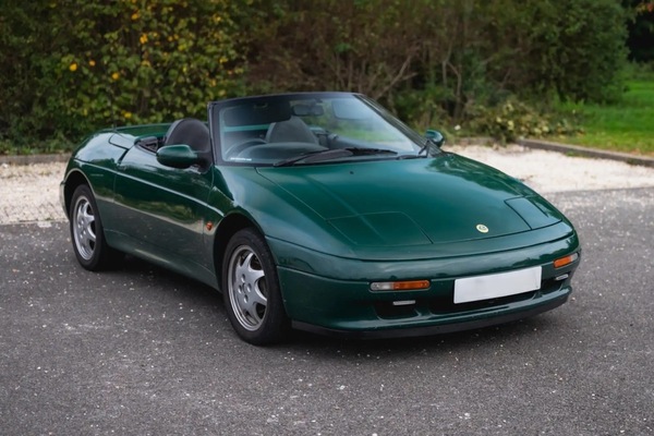 Lotus Elan SE (1992) - als Lot 791 am der Versteigerung von Iconic Auctioneers anlässlich der NEC Classic Motor Show 2025
