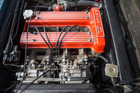 Lotus Elan Sprint DHC (1972) - der Sprint erhielt einen komplett überarbeiteten Zylinderkopf, ab Werk waren die Abdeckungen schwarz