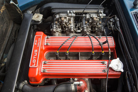 Lotus Elan Sprint DHC (1972) - gefüttert wird der 1,6 Liter durch zwei Dell'Orto-Vergaser, die einiges an Benzin verarbeiten können