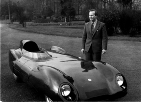 Lotus Eleven (1956) - Colin Chapman mit seinem 1100-er-Sportwagen Lotus Eleven (1956) - Colin Chapman mit seinem 1100-er-Sportwagen