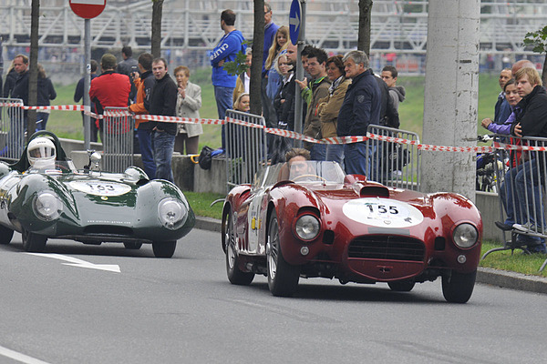 Lotus Eleven (1957) - Gaisbergrennen 2011 - der Eleven hinter dem berühmten Lancia D50 Rennwagen beim Stadt-Grand-Prix