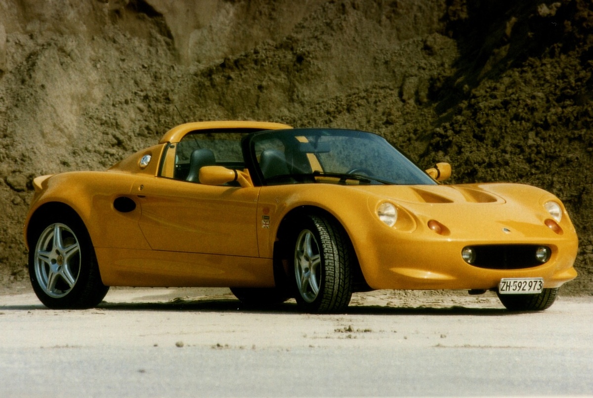 Lotus Elise Mk 1 (1997) - the first generation even had aluminum brake discs - lightweight construction is a top priority