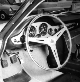 Lotus Elite - Interieur des linksgesteuerten Lotus Elite am Autosalon von Genf 1961