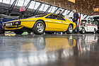 Bild: Lotus Esprit (1976) – vor einem Triumph Herald – Retro Classics 2022