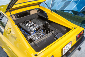 Lotus Esprit S1 (1978) - der Motor verbirgt sich normaise unter einer Klappe