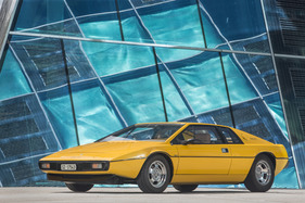 Lotus Esprit S1 (1978) - die Frontscheibe ist absolut plan