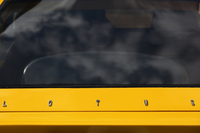 Lotus Esprit S1 (1978) - einzeln montierte Lotus-Buchstaben