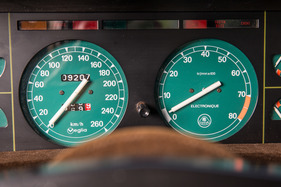 Lotus Esprit S1 (1978) - schön gezeichnete Uhren von Veglia