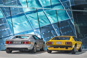 Lotus Esprit S1 (1978) und Lotus Esprit V8 GT (1998) - rundlich versus kantig Lotus Esprit S1 (1978) und Lotus Esprit V8 GT (1998) - rundlich versus kantig
