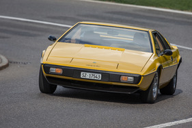 Lotus Esprit S1 (1978) - wenig Seitenneigung dank kurzer Federwege