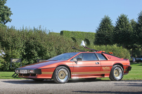 Bild Lotus Esprit Turbo (1985) - Replika des Filmautos aus "In tödlicher Mission" - Classic-Gala Schwetzingen 2021