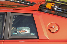 Lotus Esprit Turbo (1985) - mit Modell im Seitenfenster - Classic-Gala Schwetzingen 2021