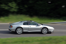 Lotus Esprit V8 GT (1998) - praktisch - die offene Dachluke bringt zusätzliche Luft ins Innere