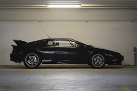 Lotus Esprit V8 GT (2001) - als Lot 170 angeboten an der Artcurial "Sur Les Champs 10" Versteigerung am 30. Oktober 2016