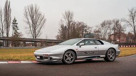 Lotus Esprit V8 Sport 350 (1999) - als Lot 254 Teil der Broad Arrow The Concorso d’Eleganza Villa d’Este Auction 2025