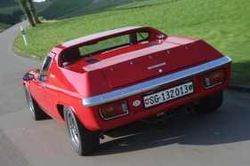 Lotus Europa Special (1973) - hinten sieht man noch die Getriebe-Ansteuerung