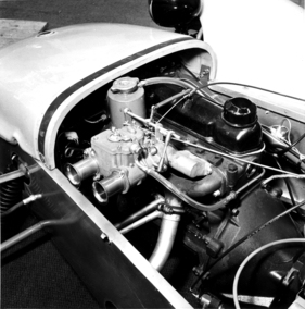 Lotus Super Seven (1963) - Blick in den Motorraum