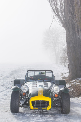 Lotus Super Seven S3 TwinCam (1969) - deutlich negativer Sturz an der Vorderachse