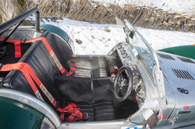 Lotus Super Seven S3 TwinCam (1969) - ein Überrollbügel und Hosenträgergurte als Sicherheitsattribute