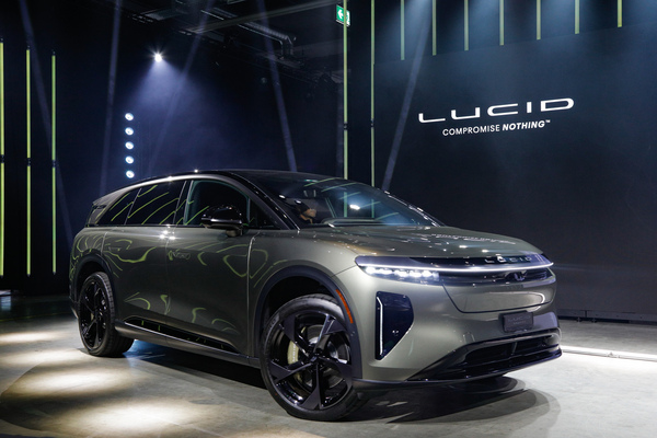 Lucid Gravity (2025) - SUV vom Luxus-Elektroautohersteller aus den USA - auf der "Media Stage" der 38. Auto Zürich 2025