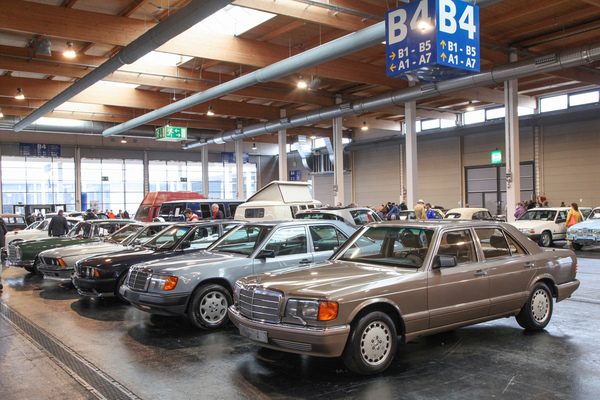 Luxuriöse Klassiker von Mercedes-Benz und BMW bei den Privatangeboten - Motorworld Classics Bodensee 2022