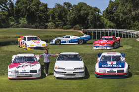 Lyn St. James mit ihren ehemaligen Geschossen