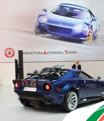 MAT New Stratos (2019) - mit Skiern - Genfer Automobilsalon 2019