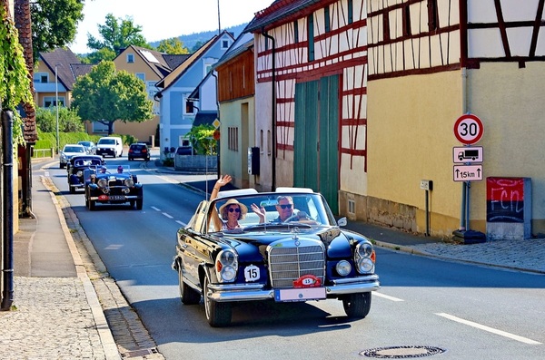 Bild MB 220 SE - 15. ADAC-Oldtimerfahrt MSC Fränkische Schweiz