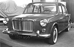 MG 1300 (1962) - auch als MG gab es ADO16 in vier Türen, hier am Genfer Autosalon zu sehen