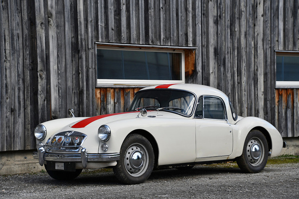 Bild: MG A 1600 Mk II Coupé (1962) - als Lot 72 an der Versteigerung der Oldtimer Galerie in Toffen am 28. März 2020