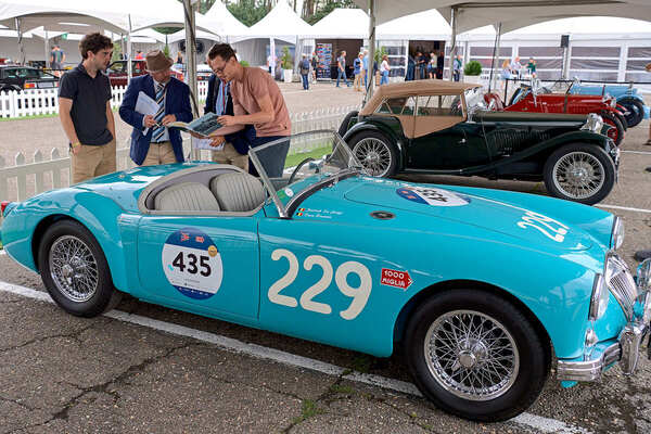 MG A (1957) – gefahren von Pietro Nava und Giuseppe Ribolla bei der Mille Miglia 1957, Sieger der Klasse "100 Jahre MG" beim Concours d'Elegance