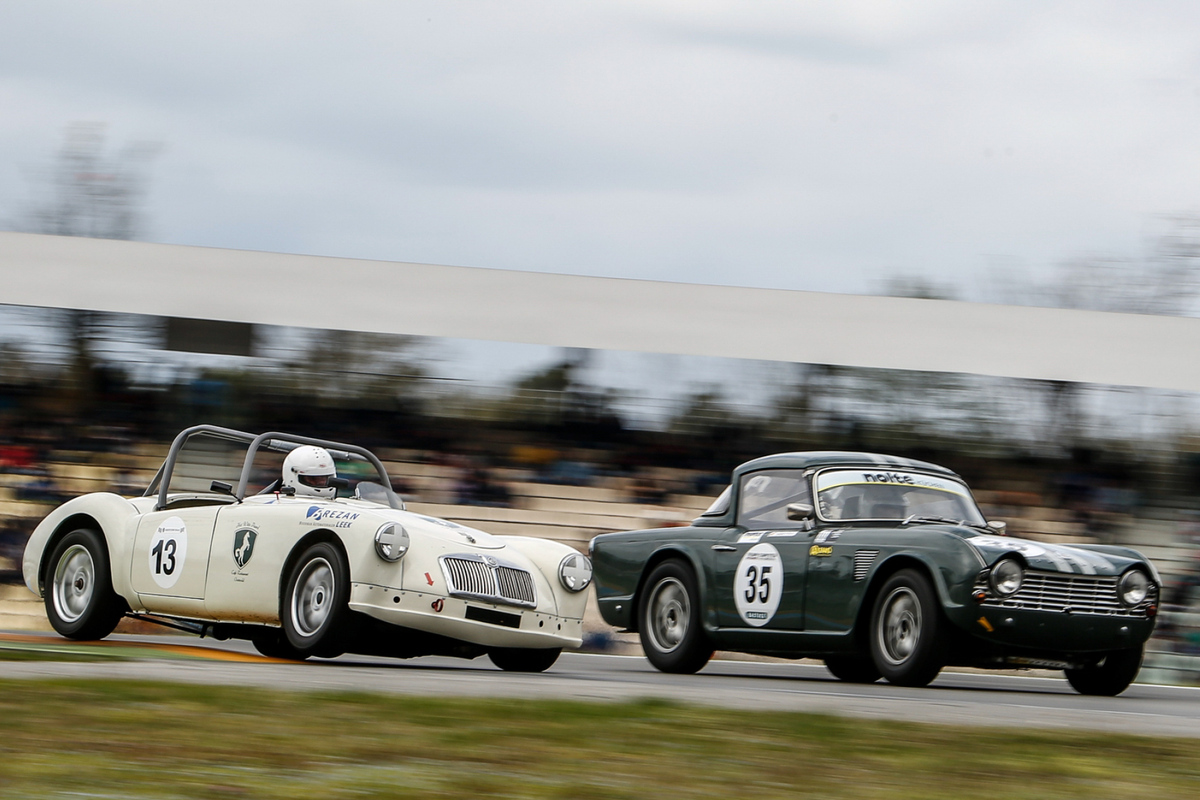 MG A (1958) wählt den Weg über die Curbs am Hockenheim Historic 2015