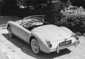 MG A 1959 - MGA 1600 von 1959 mit neuer Lampenanordnung am Heck