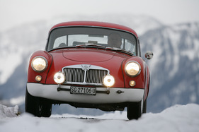 MG A Coupé - im Rallye-Trim zur Schnee-Rallye