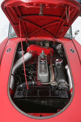 MG A Coupé (1959) - der weitgehend unveränderte Motor mit Judson-Kompressor