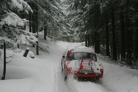 MG A Coupé (1959) - hier ist man froh um Spikes und Sperrdifferential