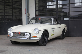 MG B 1800 Mk1 (1963 ) - als Lot 140 angeboten an der Artcurial "Sur Les Champs 10" Versteigerung am 30. Oktober 2016