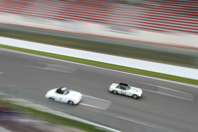 MG B (1963) an der Spa Classic 2015 in der Gruppe der Sixties' Endurance