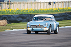 Bild: MG B (1964) - am zweiten Testing Day für das 73. Goodwood Members' Meeting 2015