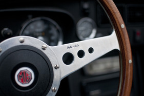 MG B (1972) - Nachrüstlenkrad von Moto-Lita