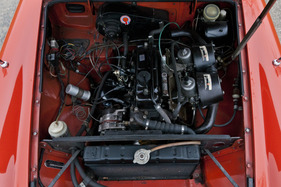 MG B (1972) - der robuste Reihenvierzylinder