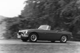 MG B (1972) - wenig andere Autos der Zeit offerierten so viel Offenheit