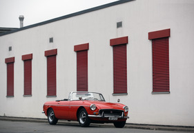 MG B (1972) - wurde gerne in rot oder dunkelgrün bestellt