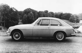 MG B GT (1965) - Sportwagen mit kompakten Dimensionen
