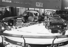 MG B GT (1967) - für einen tiefen Einblick in zwei Hälften zerlegt - 43. IAA in Frankfurt